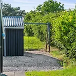 Awesome In With 3 Bedrooms, Sauna And Internet