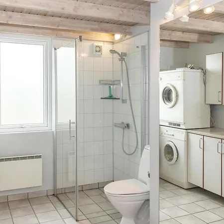 Awesome In With 3 Bedrooms, Sauna And Internet Holiday home *