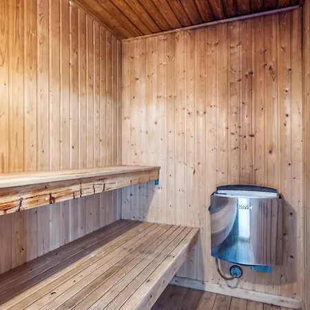 Awesome In With 3 Bedrooms, Sauna And Internet 에벨토프트