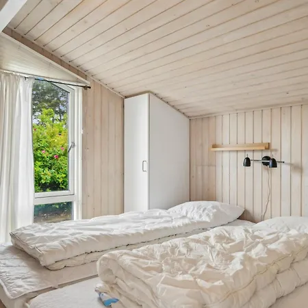 Holiday home Awesome In With 3 Bedrooms, Sauna And Internet *