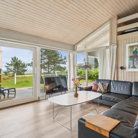 펜션 Awesome In With 3 Bedrooms, Sauna And Internet *