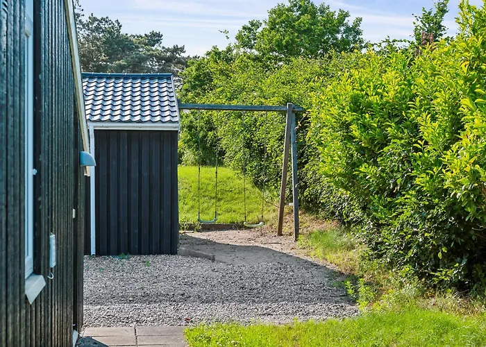 Awesome In With 3 Bedrooms, Sauna And Internet